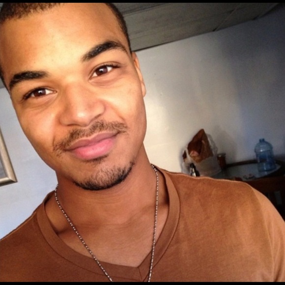 Meet Your Posher, Demitris - Picture 7 of 11